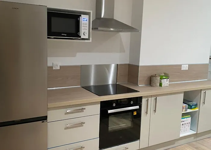 Spacieux Avec Terrasse Apartamento